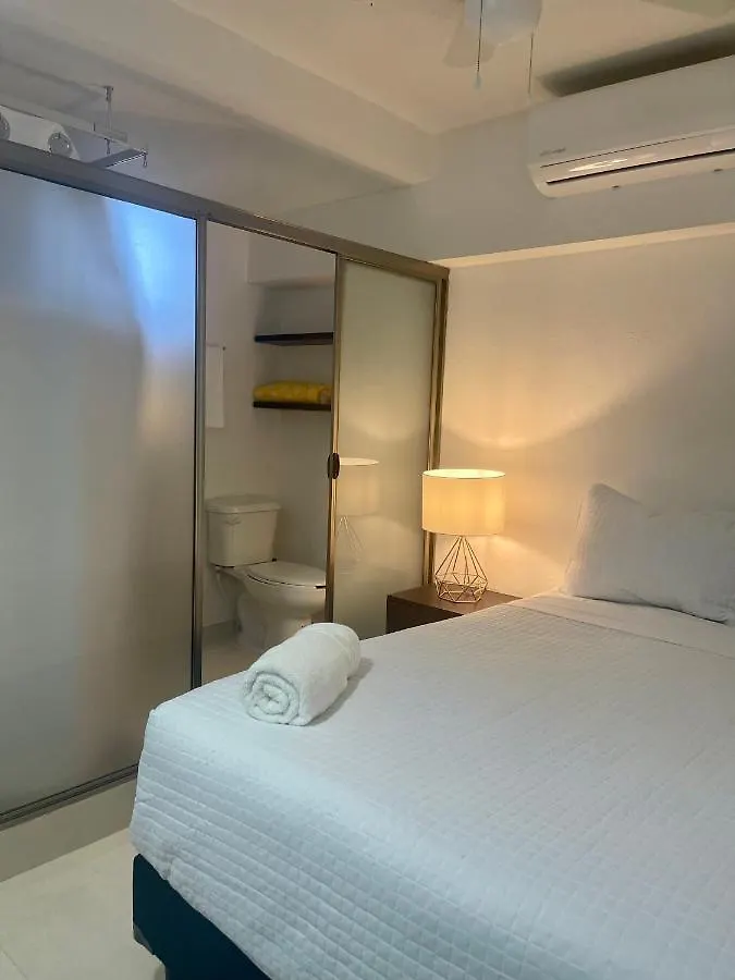 D1 Prime Location 3 Bedroom Ground Floor Spacious Apartment カンクン