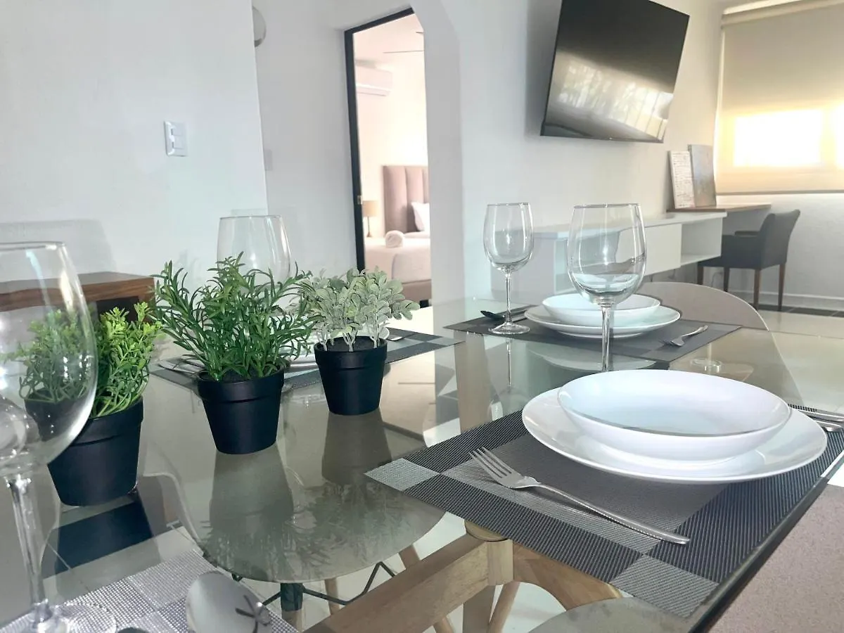 D1 Prime Location 3 Bedroom Ground Floor Spacious Apartment カンクン